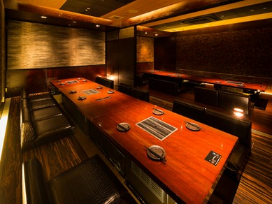 シンプルモダンな落ち着いたつくり。宴会や女子会にもオススメ