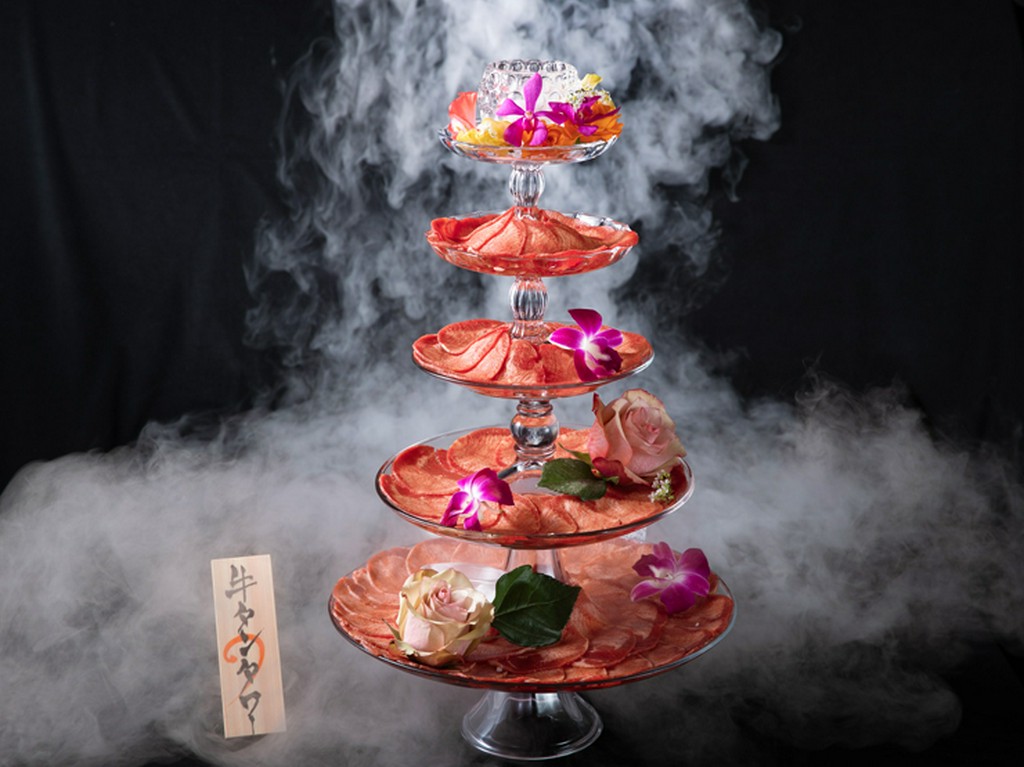 黒毛和牛の牛タンタワーしゃぶしゃぶ