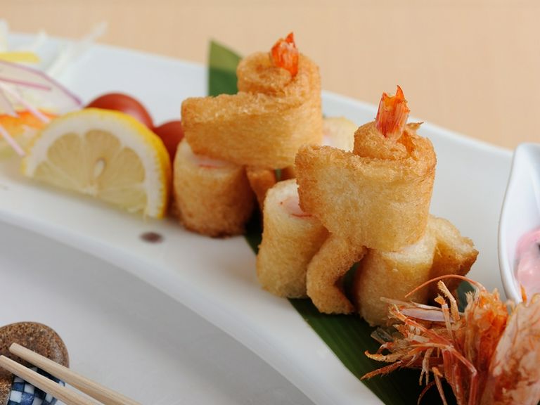 目にも鮮やかな料理と地酒が織りなす美食の世界を宴会で堪能