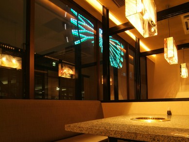 2名様用の個室はデートや誕生日記念日にも最適です。