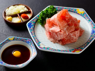 自社管理で鮮度抜群のえぞ但馬牛のレアステーキを薄切りに『霜降り(レアステーキ薄切り)』