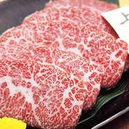 食べ飽きしない程度の脂の乗り具合のお肉で旨みタップリのカルビ