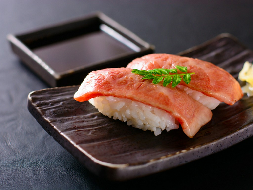 まるでお口でとろける大トロの味わい『牛大トロ炙りにぎり』