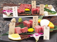 一頭の様々な部位をステーキや焼肉で味わえるコースです。