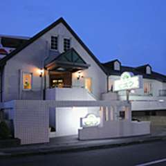 美味しいワインがある、隠れ家的なお店です