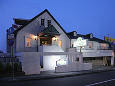 美味しいワインがある、隠れ家的なお店です