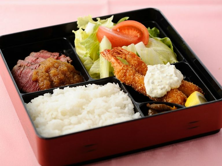 グリーンサラダのフィレステーキ弁当