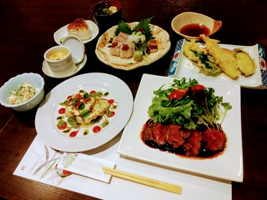 『コース料理』　※画像は、4000円コースの一例となります。