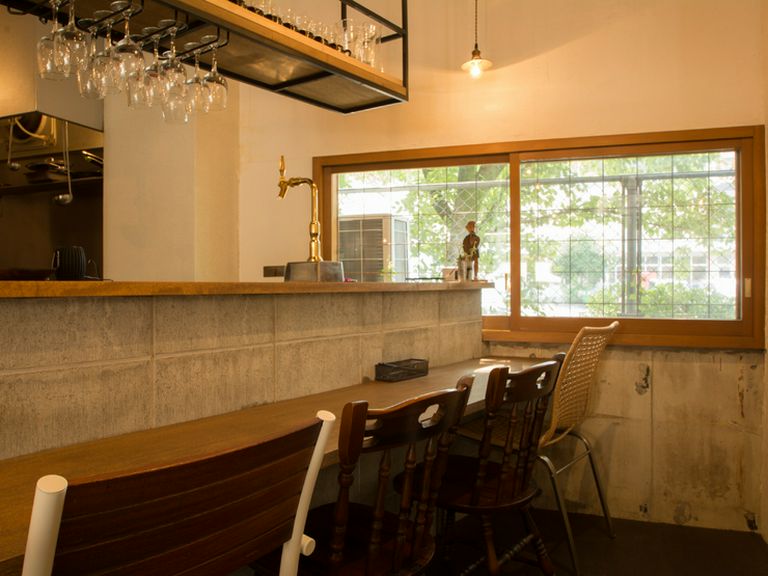 お1人でのご来店も大歓迎。ほっと肩の力を抜ける空間です