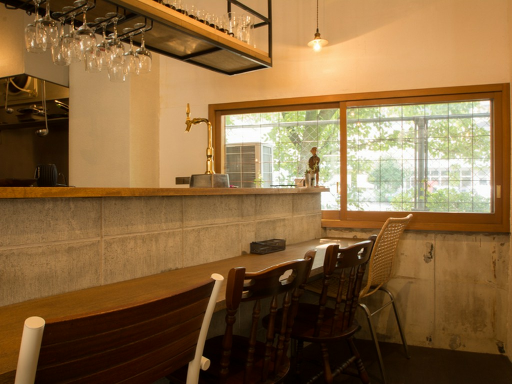 お1人でのご来店も大歓迎。ほっと肩の力を抜ける空間です