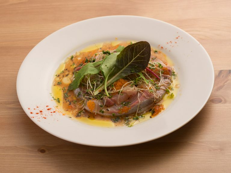 信頼できる魚屋さんと厳選して仕入れる魚介類を使った『カルパッチョ』