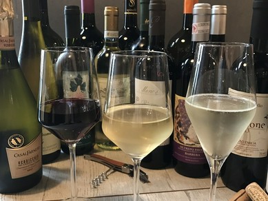 ワインは常時200種類ほど！飲み放題はなんと29種類！