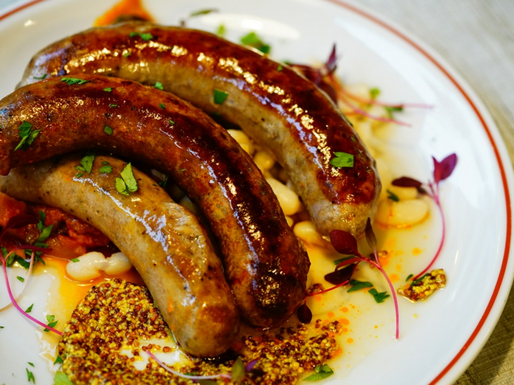 スタッフが毎日お店で作る自家製ソーセージ