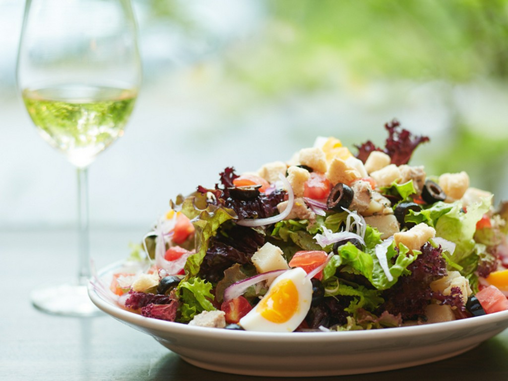 オリジナルのドレッシングが美味『ニース風サラダ』