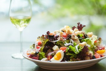 オリジナルのドレッシングが美味『ニース風サラダ』