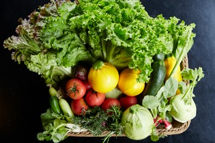 高原の町らしく、つやつやの野菜が毎日届きます