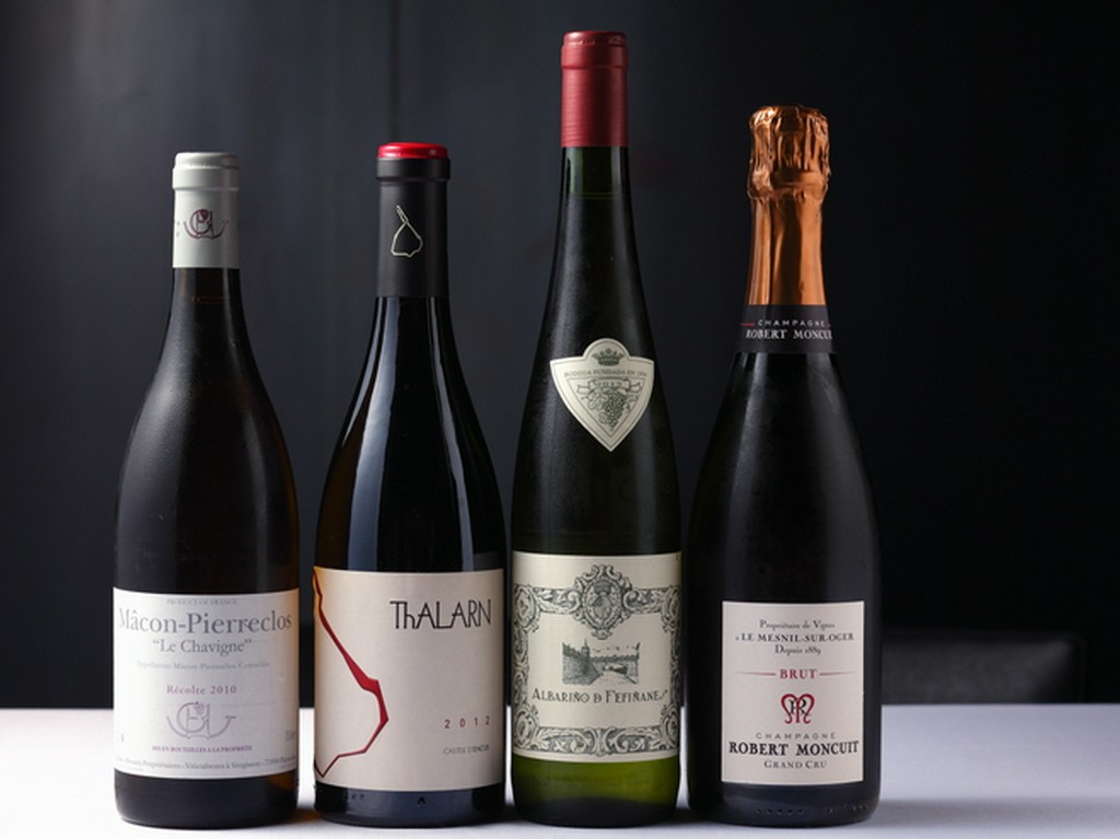 産地は不問。料理に合う少量生産品を、こまめに入れ替えます