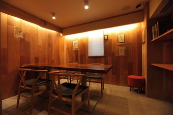 木の温もりあふれる個室は、プライベートと重視です