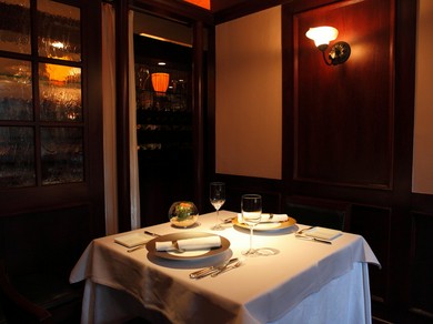 2名様〜6名様までの個室あります