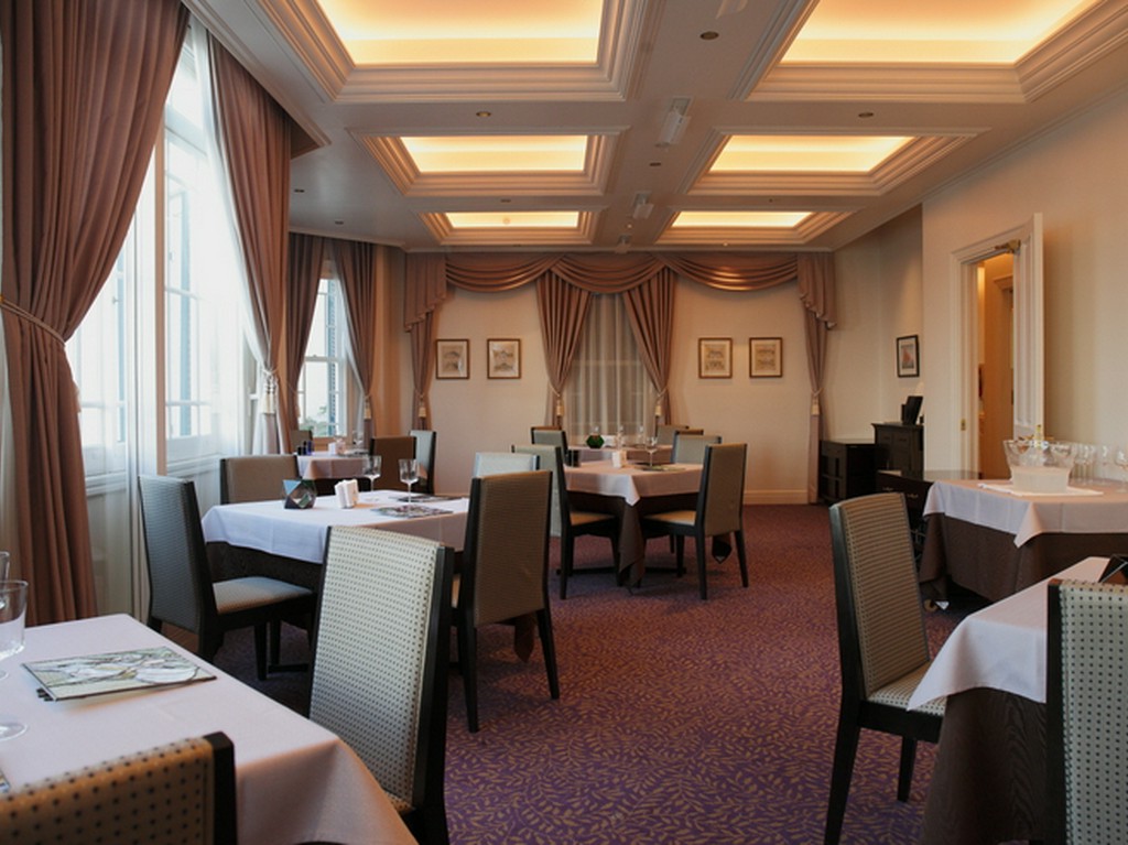 ファミリーでフルコースを味わえる本格フレンチ