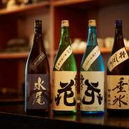 燗酒におすすめの『水尾』、ぬる燗にしたい『垂氷』、冷酒で味わいたい『佐久の花』など、信州の地酒を中心とした日本酒が充実。県内限定品や無濾過生原酒など、貴重なアイテムも多いので好みの一杯が見つかるはず。