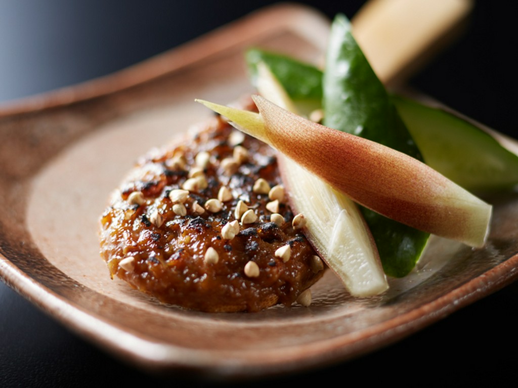 酒との相性を突き詰め考案された、酒肴がずらり