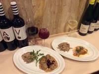 平日だからこそ時間に追われずゆったりと食事をお楽しみください♪人気の鹿肉のローストも選べます。