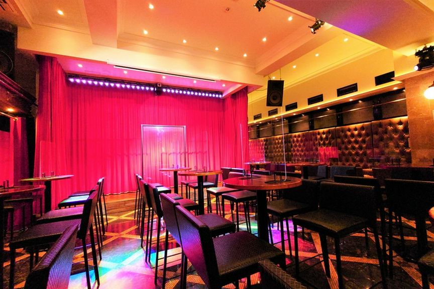 心躍るエントランス、これから始まる素敵な時間にワクワク