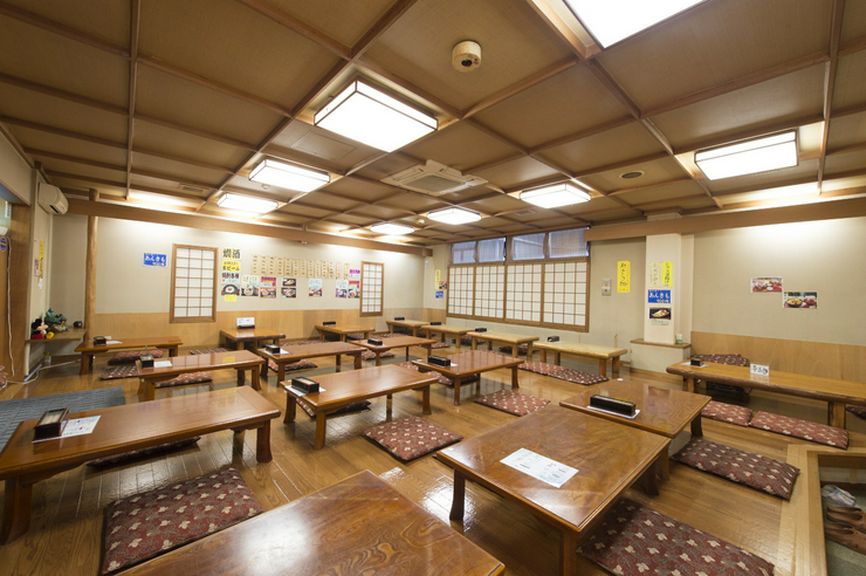広々とした居心地の良い空間で楽しい時間を過ごせます