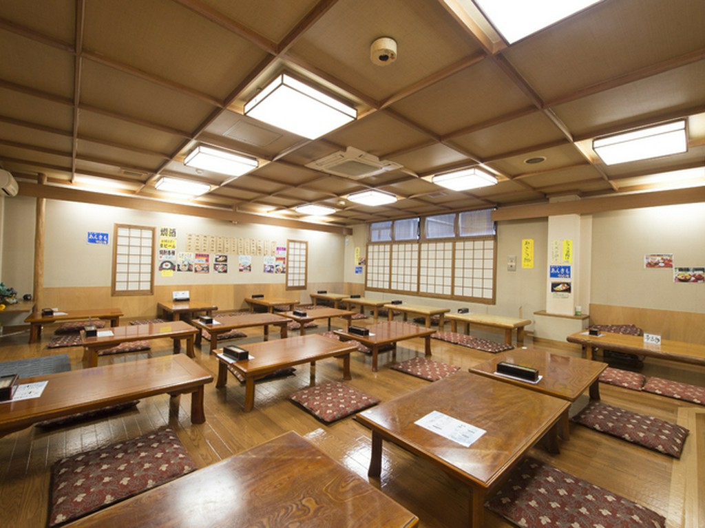 広々とした居心地の良い空間で楽しい時間を過ごせます