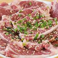 育ち盛りの子供や、お肉大好きなパパさんにうってつけ。ボリューミーに盛り付けられた満足度の高い一皿です。