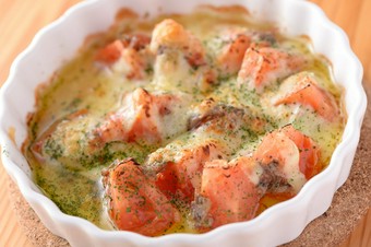 食材のコンビネーションが抜群。心あたたまる一品『トマトとアンチョビチーズ焼き』