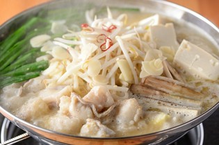 国産牛の丸腸を丁寧に下処理して使用した、自慢の味『もつ鍋』