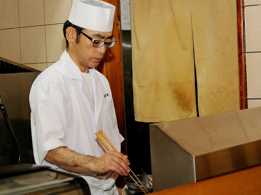 カウンターでいただく『天麩羅』がおすすめ