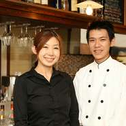 オーナーシェフ夫妻の営む店【TRATTORIA　MIKAWANESE　Takenchi】は、シェフの愛称の「Takenchi（タケん家）」が店名に。「我が家でおもてなしをするような空間を」というあたたかな思いが込められています。