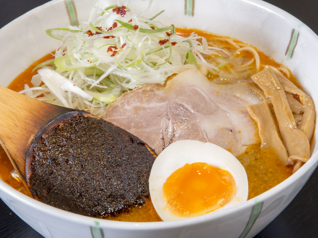 濃密で濃厚な風味が豊かな『焼味噌らぁめん』