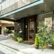 美味しいフレンチとワインが楽しめるお店。自分だけの秘密にしたいほどの素敵な隠れ家的なレストランです。