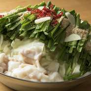 コラーゲンと野菜がたっぷりと堪能できる『北海道産和牛もつ鍋』