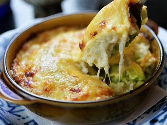 一口で心を豊かにしてくれる『アボカドと蟹クリーム焼』