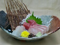 季節により内容が替ります(スタッフまで)
単品注文の時【９５０円】