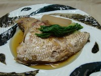 鯛1匹分の煮付け。
限定です。毎日10人前はあります。