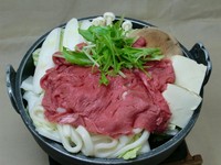 野菜、牛肉たっつぷり満足の一品！
うどんが入り、食べ応えあります。
お昼も夜も同じ価格です。
