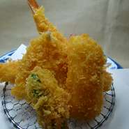 玉葱、茄子、南京、しいたけ、青唐など
5～6種類。
（内容は季節により替ります）