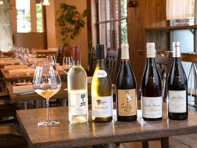 フランスを中心にそろえたバランスの良い綺麗な味わいのワイン