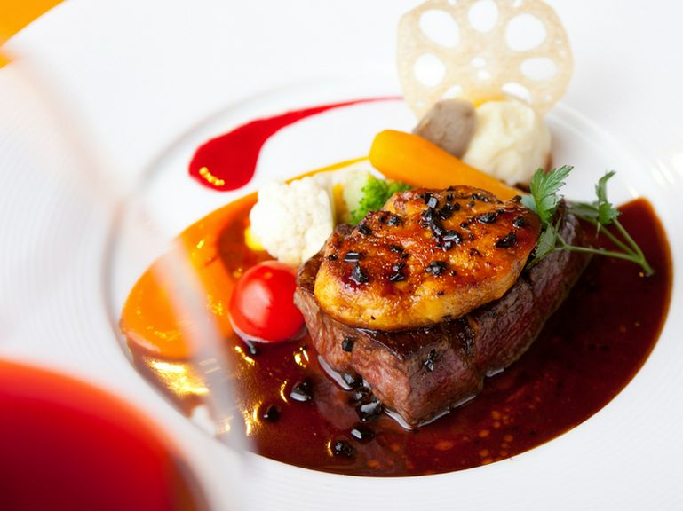 特別な日にフルコースのお食事はいかがですか