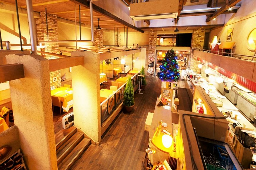 フルコースディナーでお客様のおもてなしを