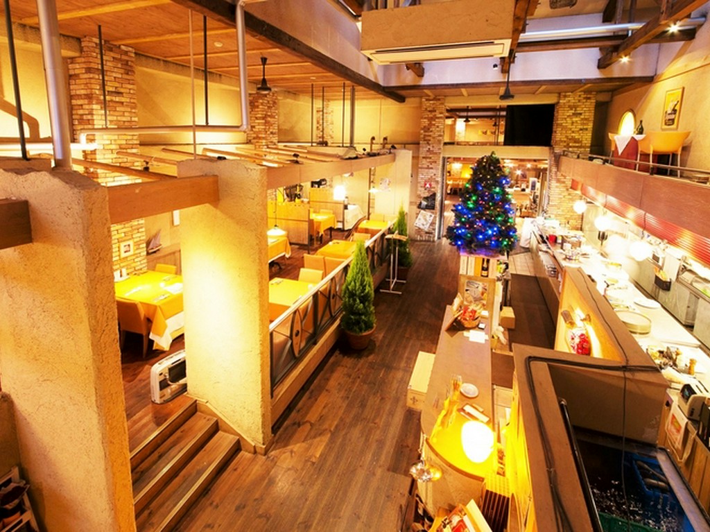 フルコースディナーでお客様のおもてなしを