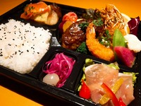 店内でも人気の和牛ハンバーグ＆エビフライをテイクアウトお弁当にしました！！　
不動の人気の商品です。