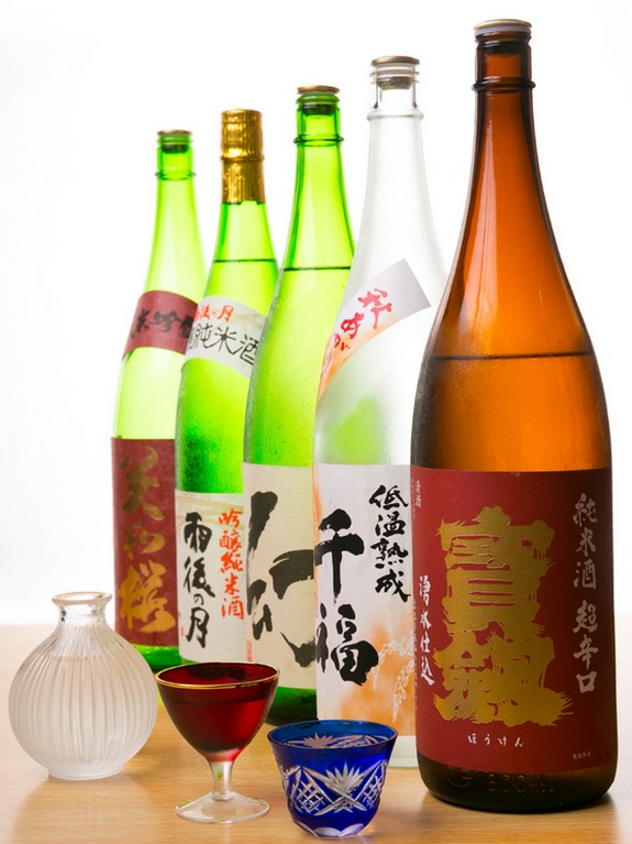 「酒処」として有名な地元の地酒をメインに