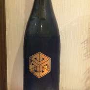 無加圧、無濾過、無加水、泡立て無い、無加熱。新鮮味溢れる美味しさを「無我夢中」に追求。